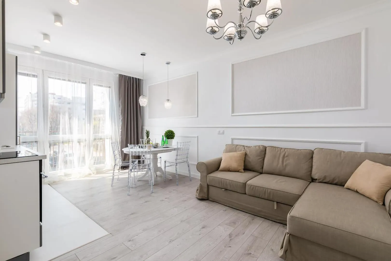 Glam Apartment Mila With Balcony In Warsaw By Noclegi Renters
